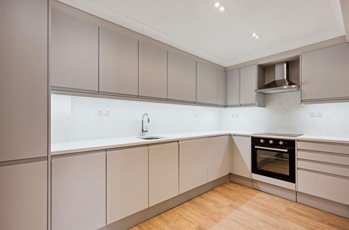 1 Bedroom Flat To Rent In Chiswick High Road, Turnham Green, W4