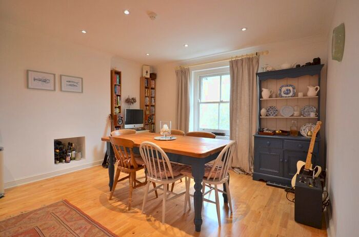 2 Bedroom Flat To Rent In Vanbrugh Park, London, SE3