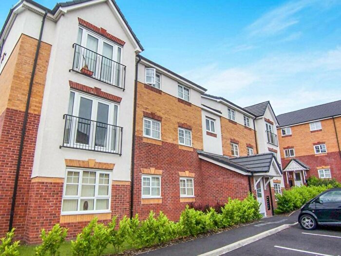 2 Bedroom Flat To Rent In Deanery Court, Knightsbridge Park, Cheetham Hill, Manchester, M8