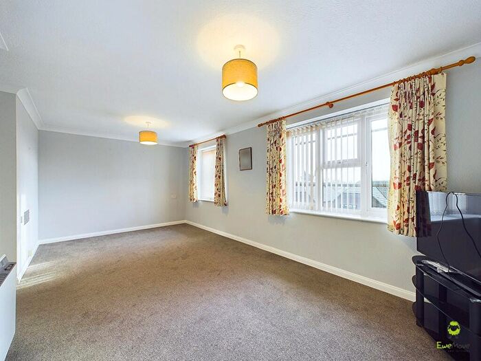 2 Bedroom Flat For Sale In Court Lodge, Erith Road, Belvedere, Kent, DA17