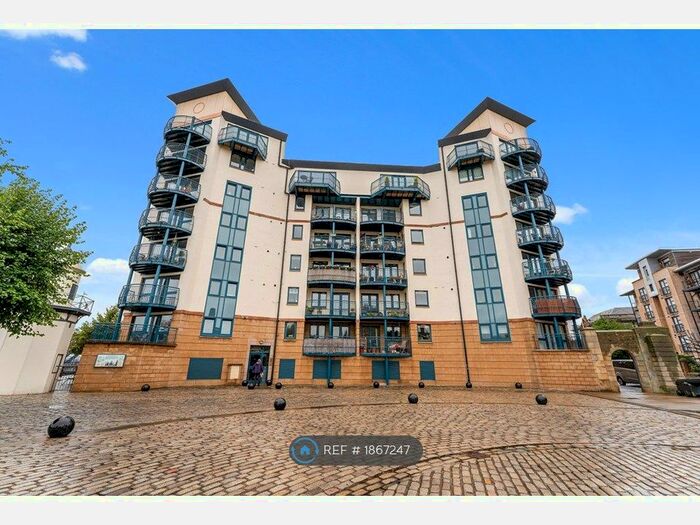 3 Bedroom Flat To Rent In Tower Place, Edinburgh, EH6