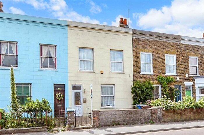 4 Bedroom Terraced House For Sale In Marine Parade, Sheerness, Kent, ME12