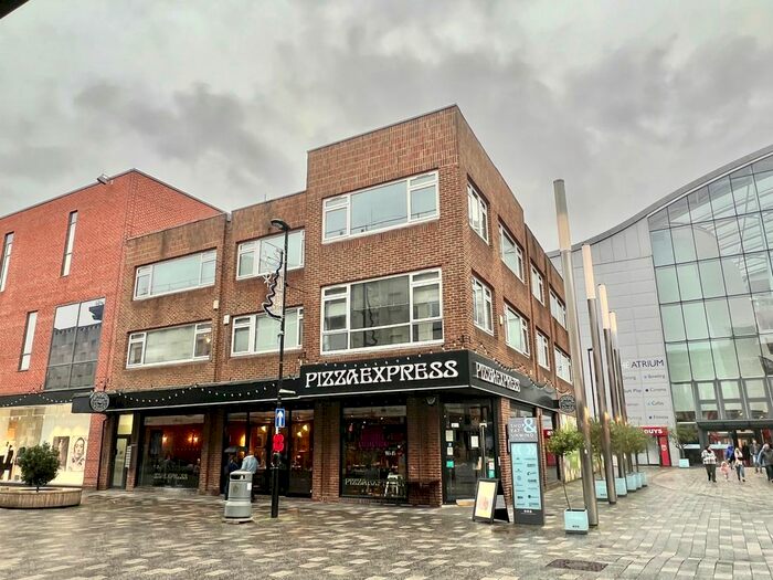 2 Bedroom Flat To Rent In Park Street, Camberley, GU15