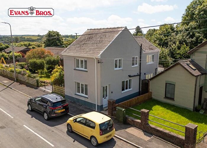 2 Bedroom Detached House For Sale In Whitemill, Carmarthen, SA32
