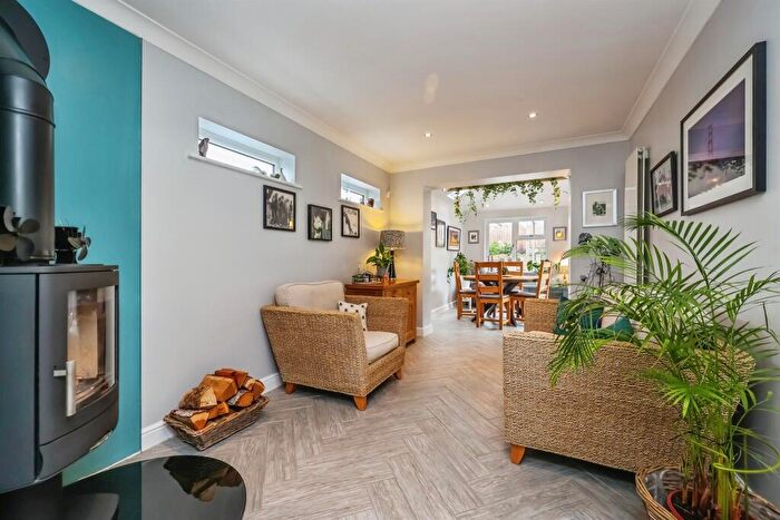 4 Bedroom Detached House For Sale In Castle Court, Heanor, DE75