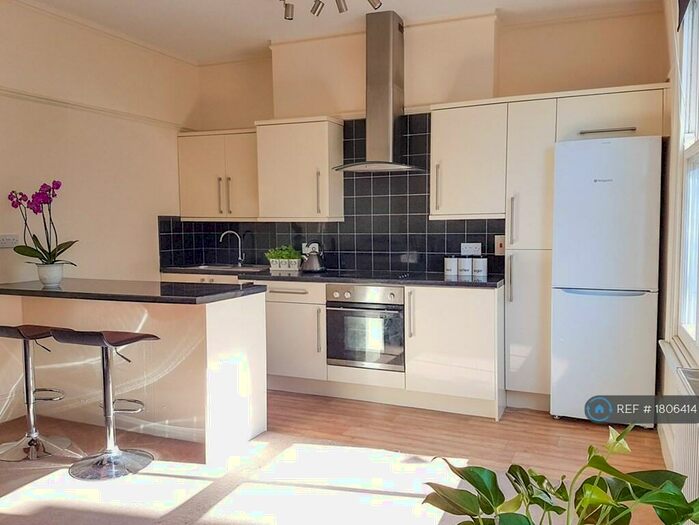 4 Bedroom Maisonette To Rent In Sussex Way, London, N7