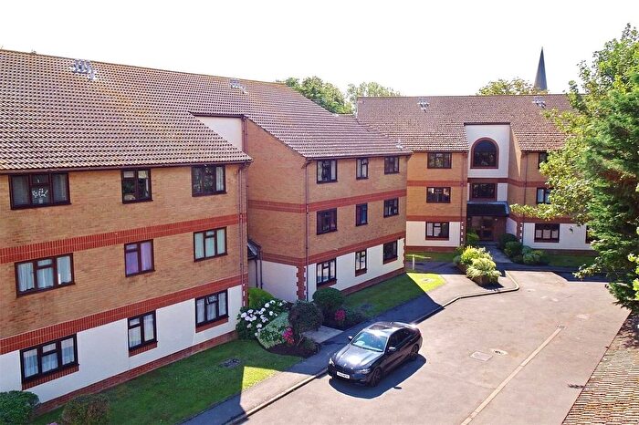 2 Bedroom Flat For Sale In St. Botolphs Road, Worthing, West Sussex, BN11