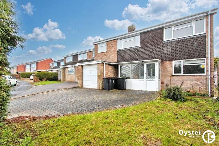 4 Bedroom Detached House To Rent In Rushmere Way, Rushden, NN10