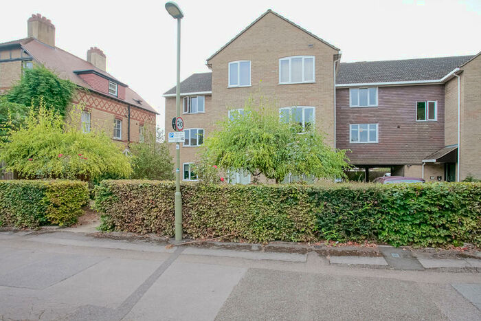 2 Bedroom Apartment To Rent In Hernes Road, Oxford, OX2