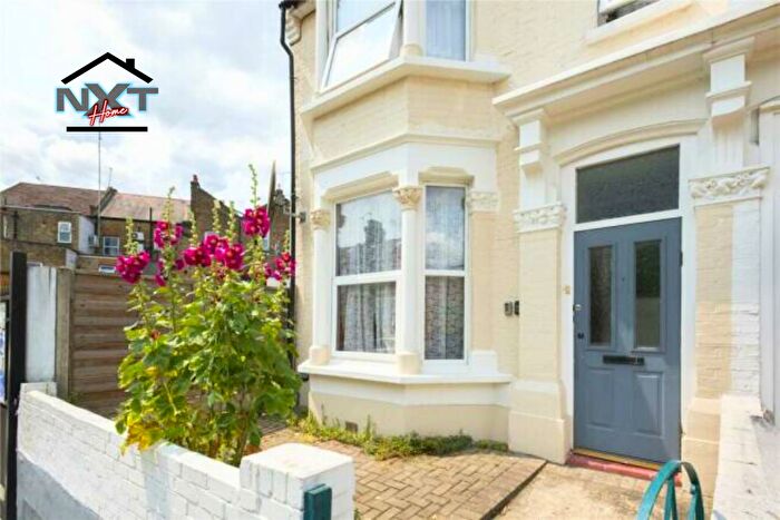 3 Bedroom Terraced House For Sale In Tyndall Road, Leyton, E10