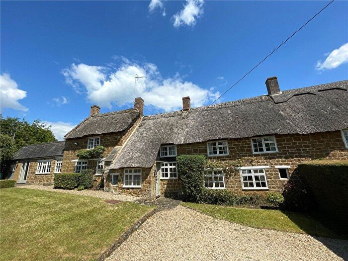 3 Bedroom Cottage For Sale In The Thatched House, Mill Lane, Wigginton, OX15