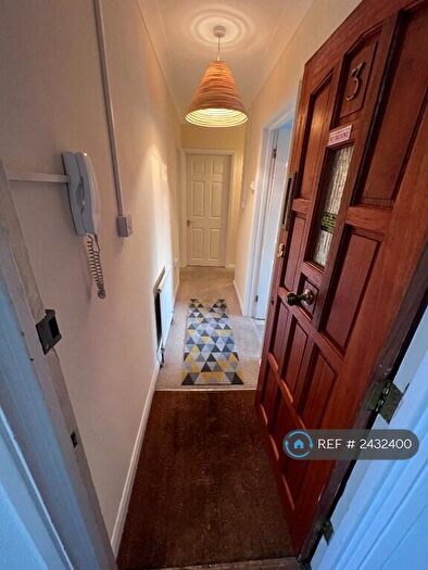 2 Bedroom Flat To Rent In Stockwood Crescent, Luton, LU1