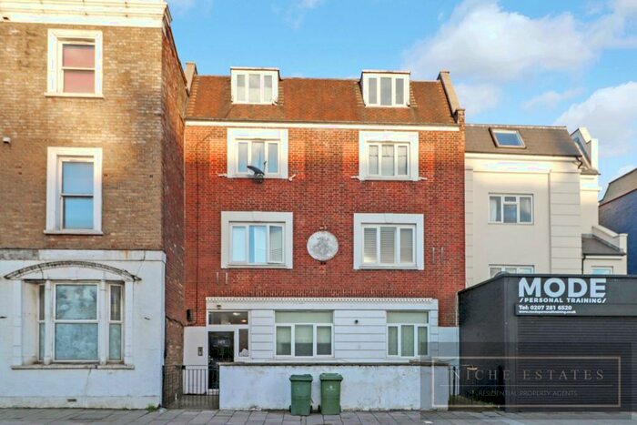 3 Bedroom Apartment To Rent In Hornsey Road, Finsbury Park, London, N19