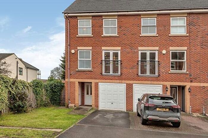 4 Bedroom End Of Terrace House For Sale In Glebe Court, Rothwell, Leeds, West Yorkshire, LS26