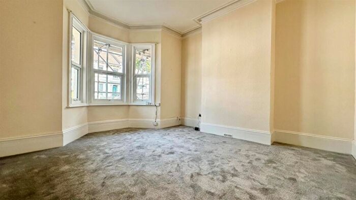 1 Bedroom Flat To Rent In Ditchling Rise, Brighton, BN1