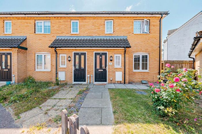 3 Bedroom End Of Terrace House For Sale In Robin Avenue, Harleston, IP20