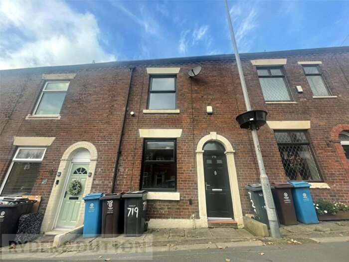 2 Bedroom Terraced House To Rent In Ripponden Road, Oldham, Greater Manchester, OL1