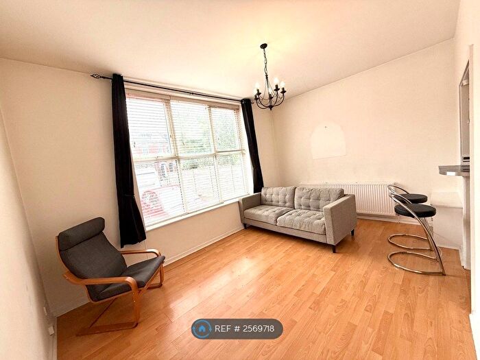 1 Bedroom Flat To Rent In Burton Road, Manchester, M20