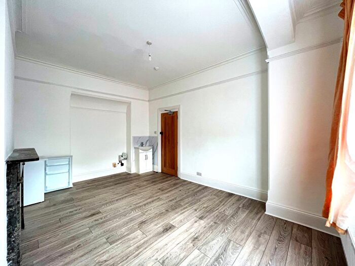 1 Bedroom Property To Rent In Teville Road, Worthing, BN11