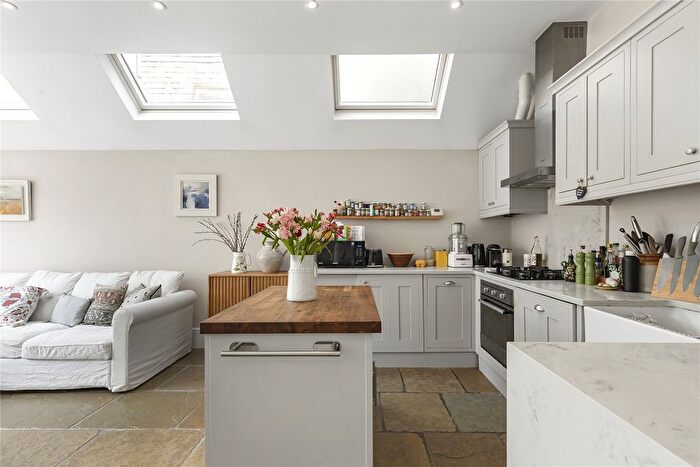 2 Bedroom Flat For Sale In Stephendale Road, Fulham, London, SW6