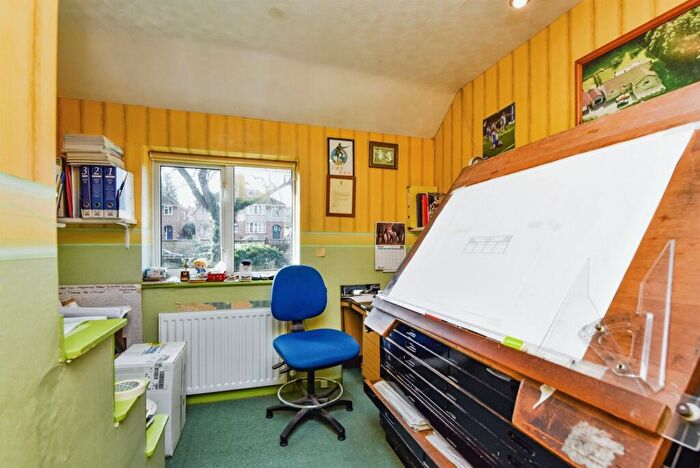 3 Bedroom Semi-Detached House For Sale In Vallis Road, Frome, BA11