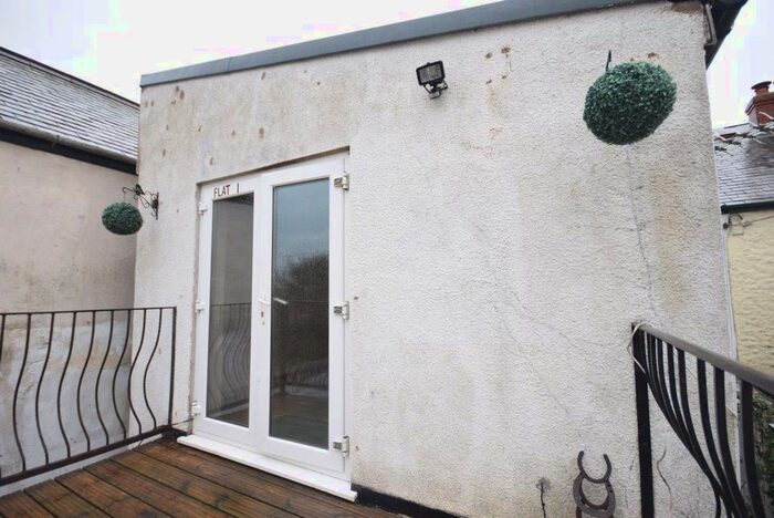 2 Bedroom Flat To Rent In Cornmarket Street, Great Torrington, Devon, EX38