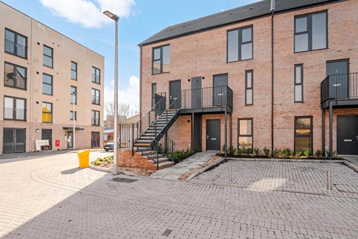 2 Bedroom Maisonette To Rent In Kilpatrick Bow, Bonnington, Edinburgh, EH6