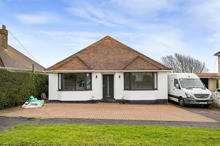 5 Bedroom Detached House To Rent In Broomfield Avenue, Telscombe Cliffs, Peacehaven, BN10