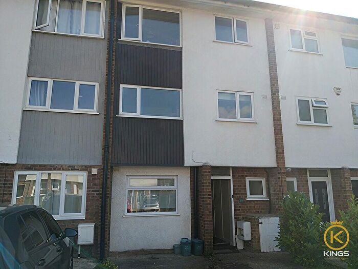 4 Bedroom Terraced House To Rent In Guildford Park Avenue, Guildford, GU2