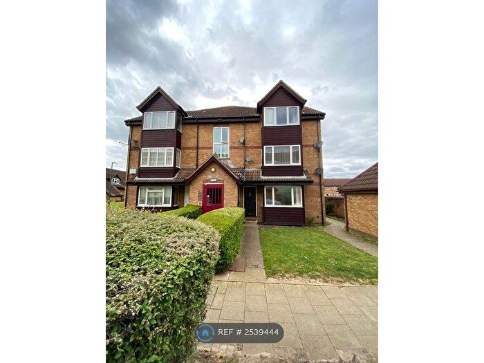 Studio To Rent In Frobisher Road, Erith, DA8