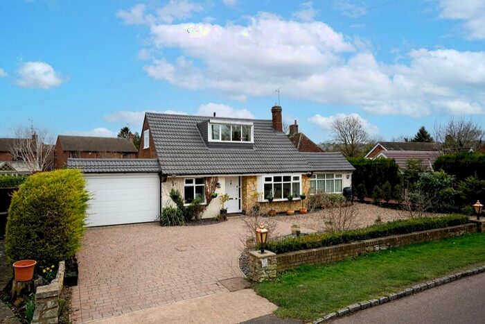 4 Bedroom Detached House For Sale In Pebblemoor, Edlesborough, LU6