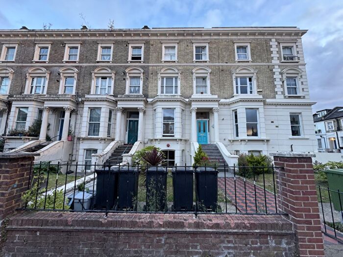 1 Bedroom Flat For Sale In Uxbridge Road, Shepherds Bush, London, W12