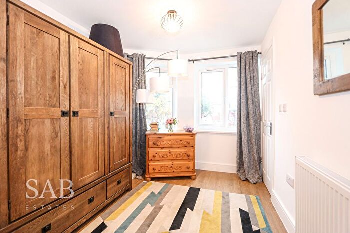1 Bedroom End Terrace House To Rent In Verulam Road, Greenford, UB6