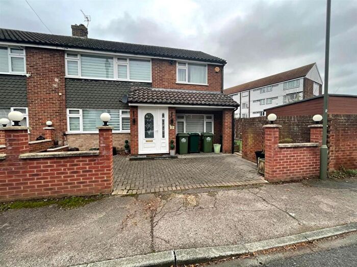 5 Bedroom End Of Terrace House To Rent In Lodge Way, Ashford, TW15