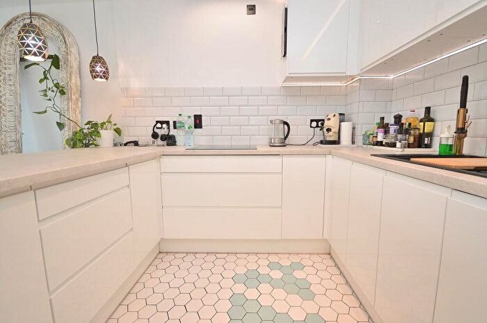 2 Bedroom Apartment To Rent In Broad Street, Northampton, NN1