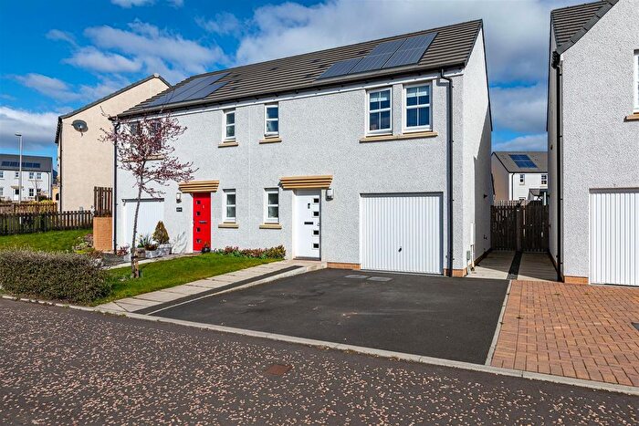 3 Bedroom Semi-Detached House For Sale In Knoll Park Avenue, Galashiels, TD1
