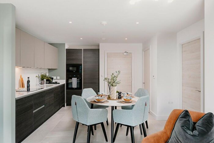 2 Bedroom Apartment To Rent In Angel Gardens, Manchester, Greater Manchester, M4