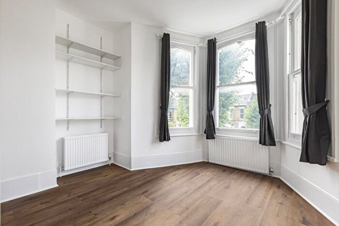 2 Bedroom Flat To Rent In Mount Pleasant Lane, Clapton, E5
