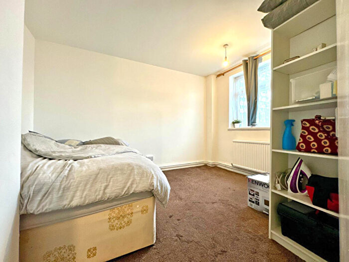 3 Bedroom End Of Terrace House For Sale In Leather Gardens, London, E15