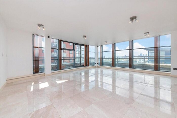 4 Bedroom Flat For Sale In Galaxy Building, Crews Street, E14