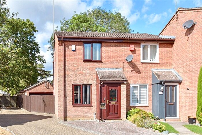 2 Bedroom End Of Terrace House For Sale In The Briars, West Kingsdown, Kent, TN15