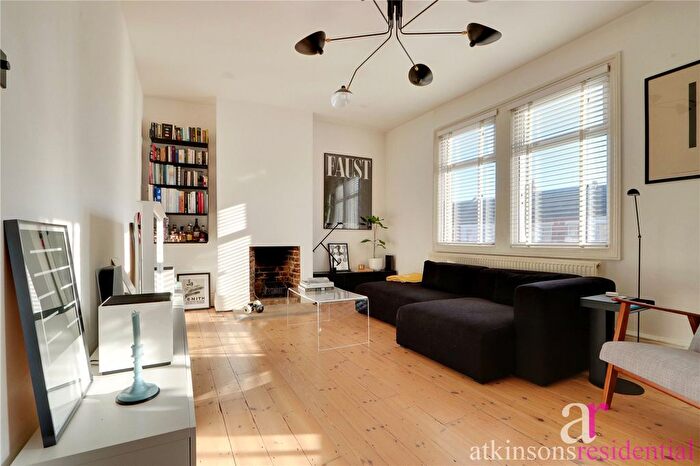 3 Bedroom Flat For Sale In St Marks Road, Enfield, Middlesex, EN1