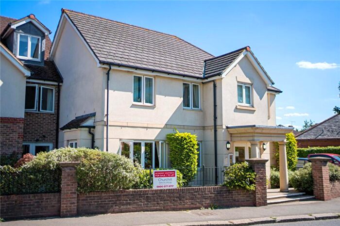 1 Bedroom Apartment For Sale In Matthews Lodge, Station Road, Addlestone, Surrey, KT15