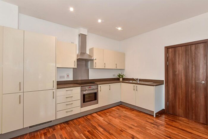2 Bedroom Flat For Sale In Cornhill Place, Maidstone, Kent, ME15