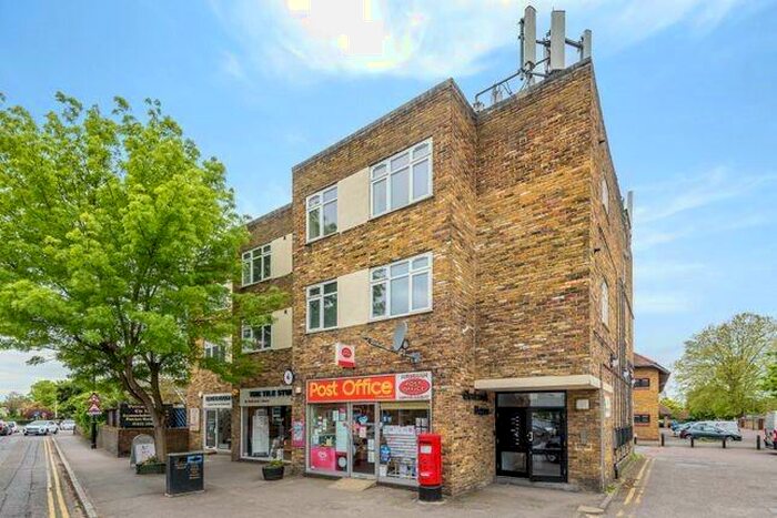 2 Bedroom Apartment To Rent In Molesey Road, Walton-On-Thames, Surrey, KT12