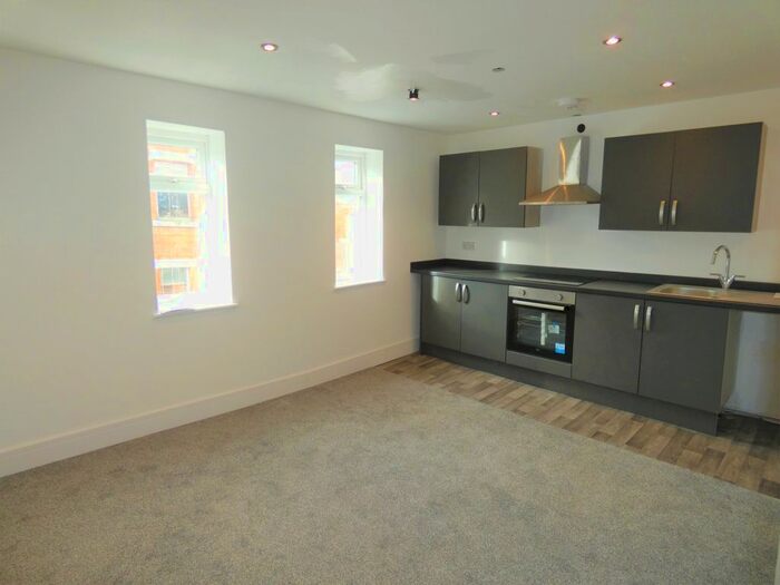 3 Bedroom Flat To Rent In Leeming Lane South, Mansfield Woodhouse, Mansfield, NG19