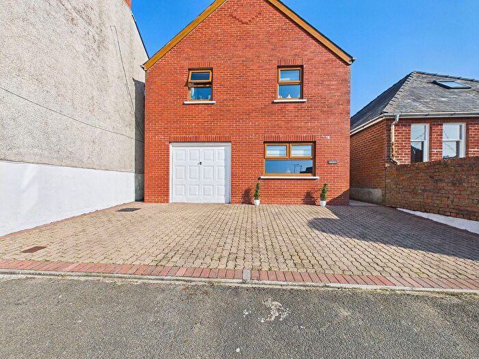 4 Bedroom Detached House For Sale In Dewsland Street, Milford Haven, SA73