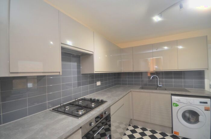 1 Bedroom Flat To Rent In Rodwell Road, East Dulwich, London, SE22
