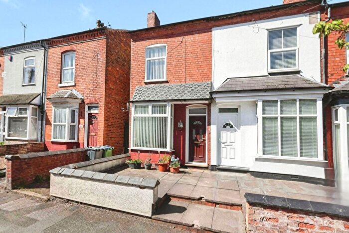 2 Bedroom End Of Terrace House For Sale In Lightwoods Road, Bearwood, West Midlands, B67