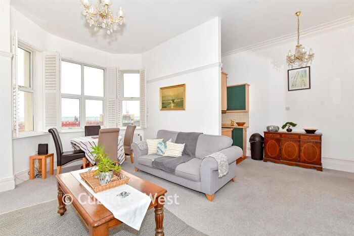1 Bedroom Flat For Sale In South Parade, Southsea, Hampshire, PO4